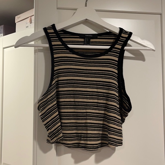 Forever 21 Tops - Forever 21 Crop top!